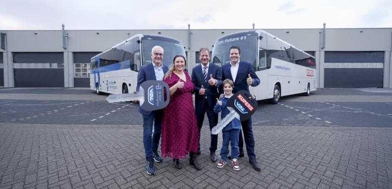 Erste VDL Futura 3 - Reisebusse an Kunden ausgeliefert